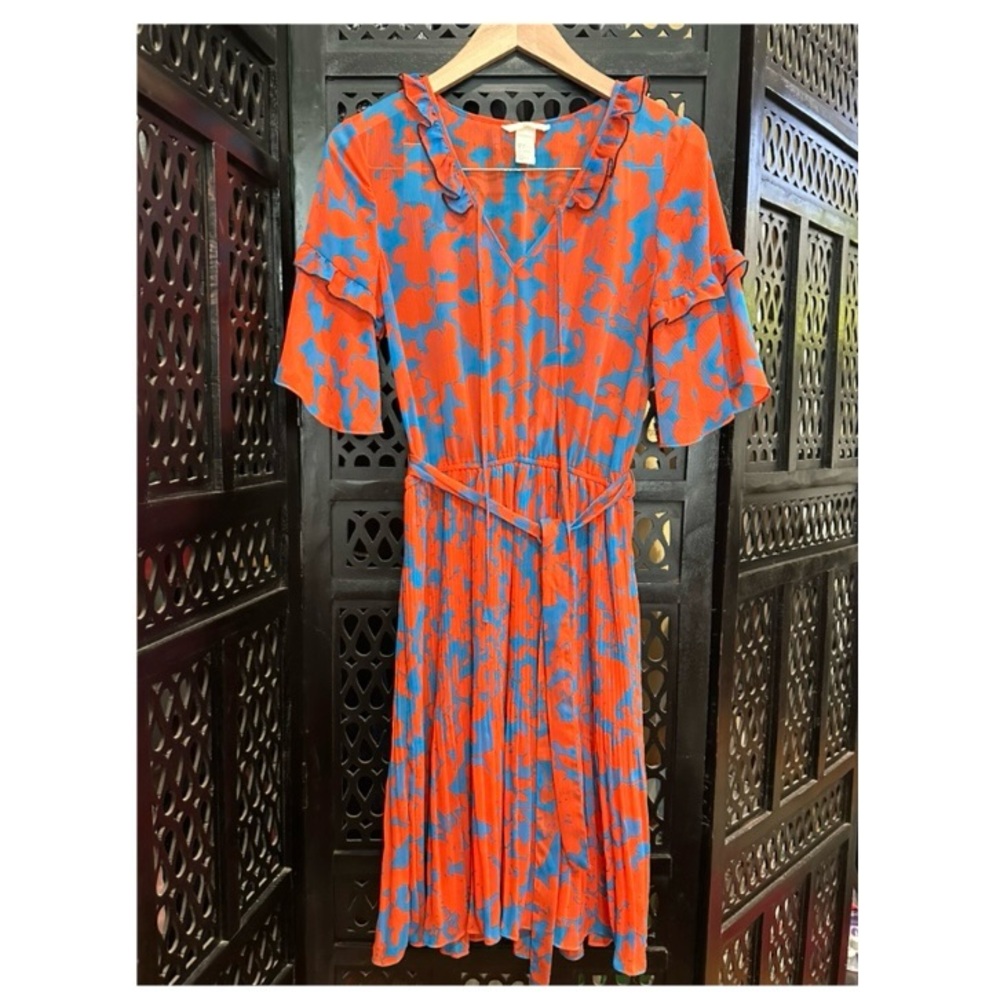 Women’s size 4 H&M dress in orange with blue floral print